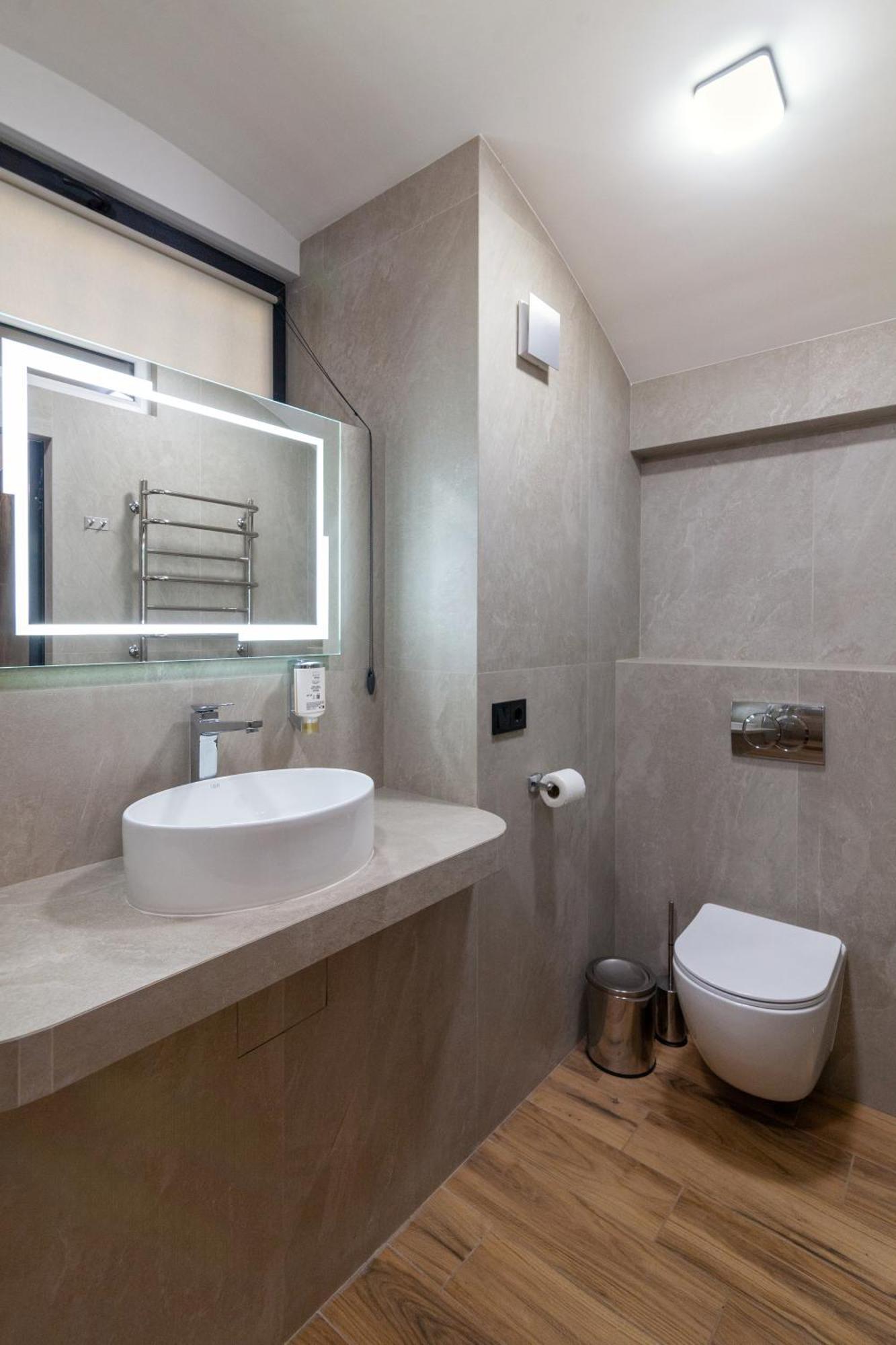 Royal Hot Jucuzzi Apartment Lviv Exterior photo