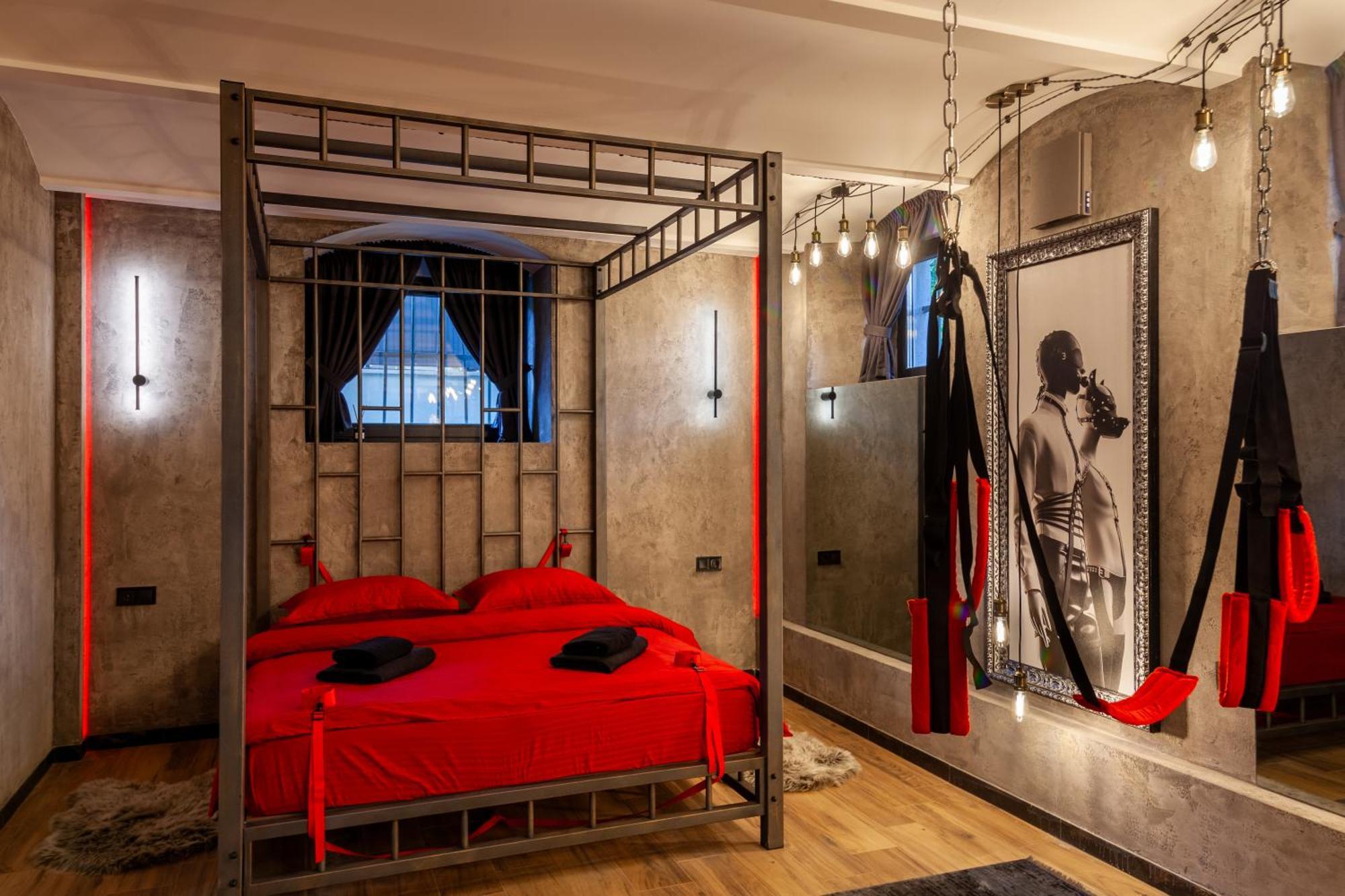Royal Hot Jucuzzi Apartment Lviv Exterior photo
